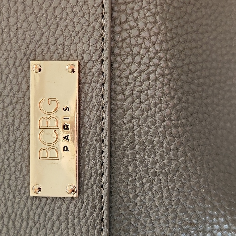 BCBG TOTE BAG - Picture 2 of 5